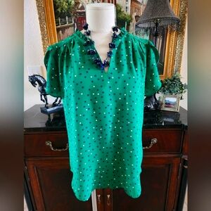 Worn Once- Green Polka Dot Top!!💚💙